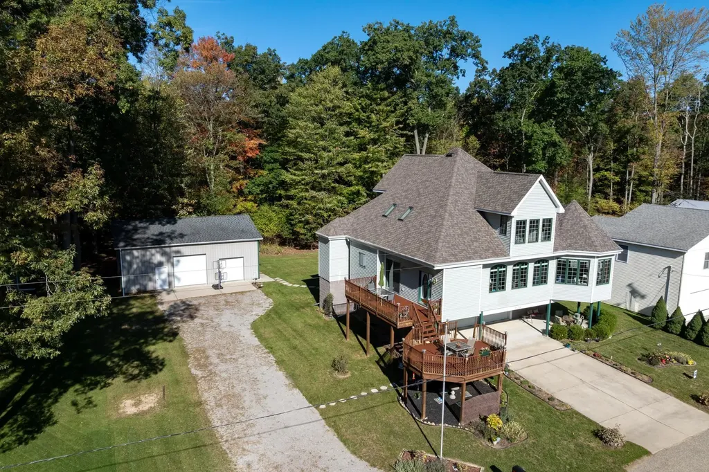 11076 N Shore Drive Garfield Township MI 48632