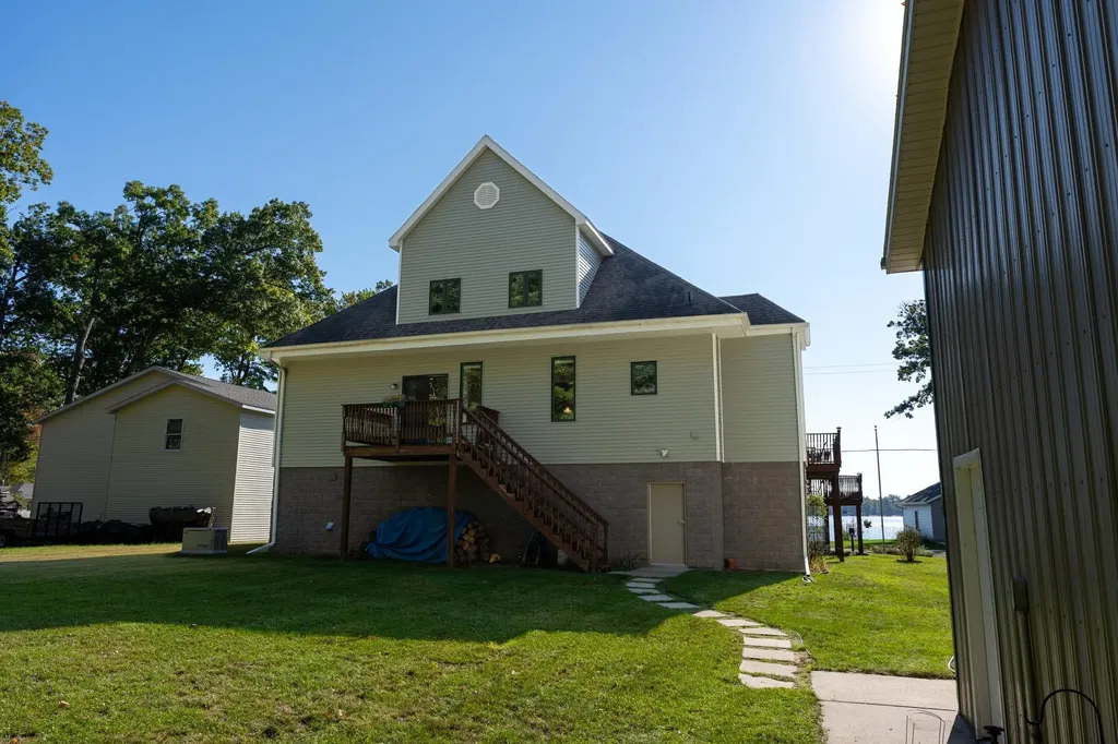 11076 N Shore Drive Garfield Township MI 48632