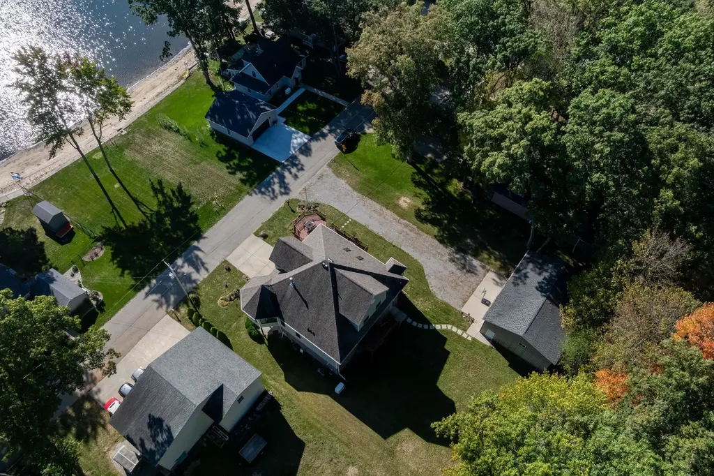 11076 N Shore Drive Garfield Township MI 48632