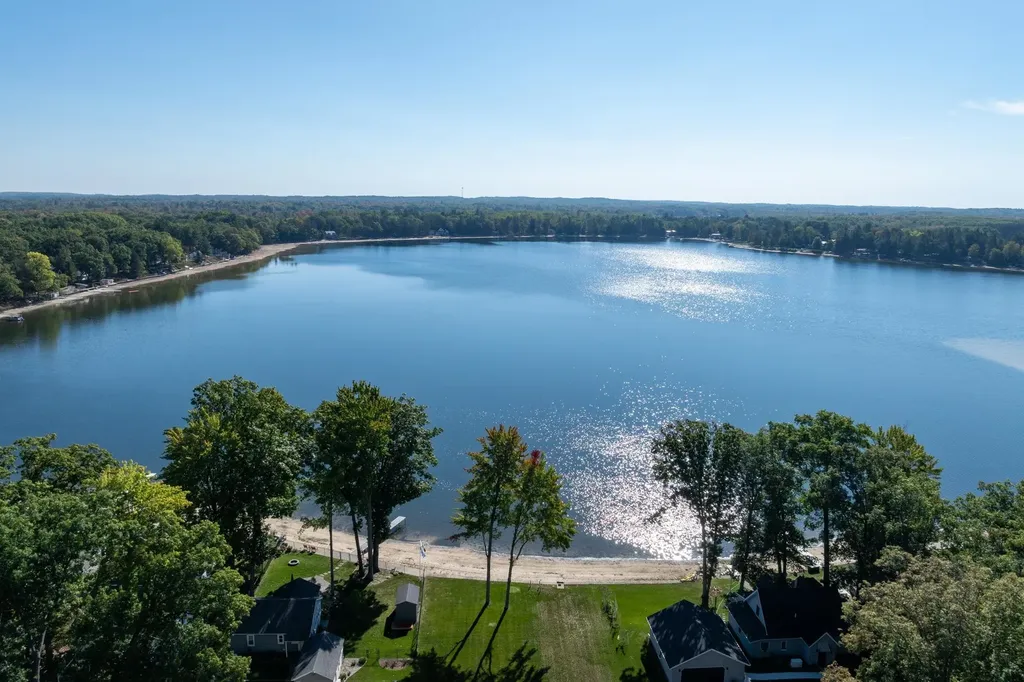 11076 N Shore Drive Garfield Township MI 48632