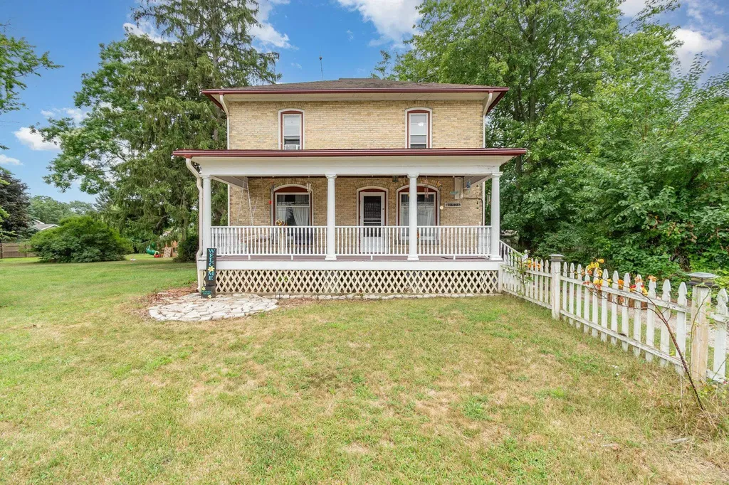 1926 E Broadway Street Mt. Pleasant City MI 48858
