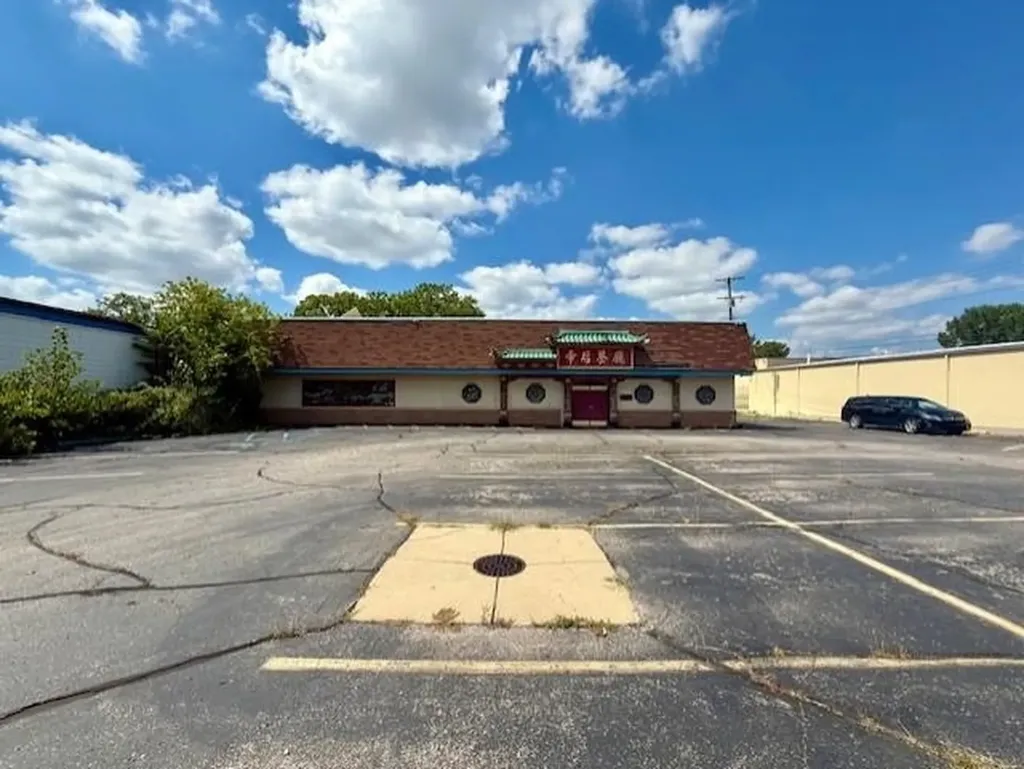 2320 S Dort Highway Flint Charter Township MI 48507