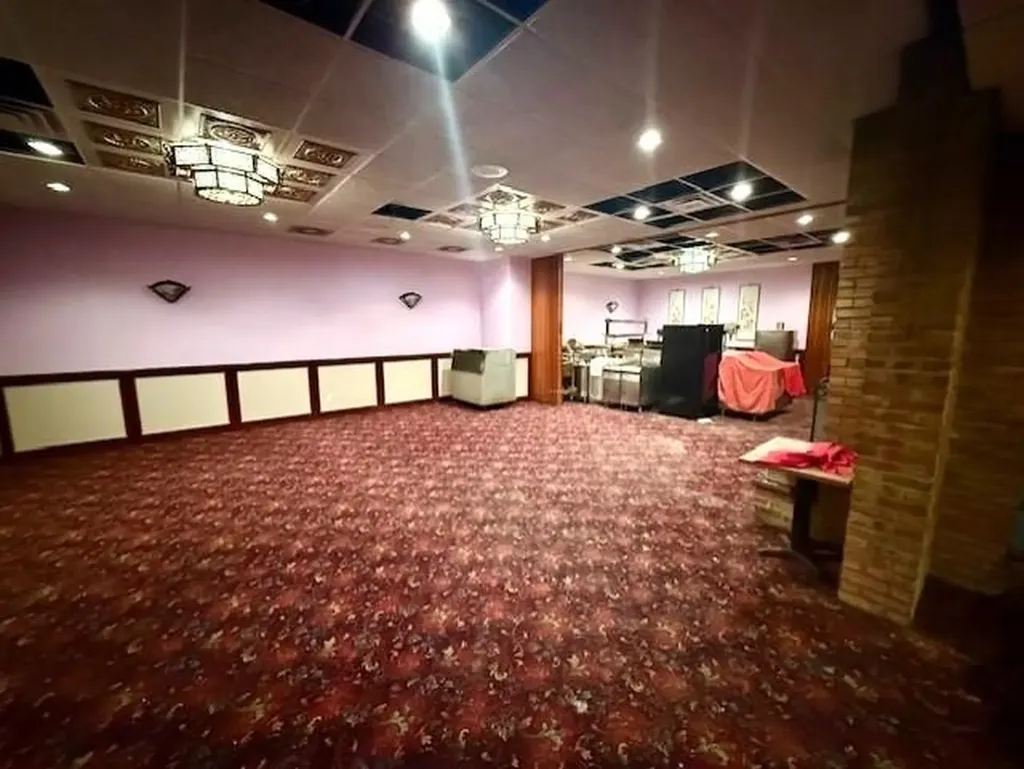 2320 S Dort Highway Flint Charter Township MI 48507