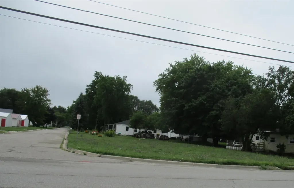 1532 E Superior Street Alma City MI 48801