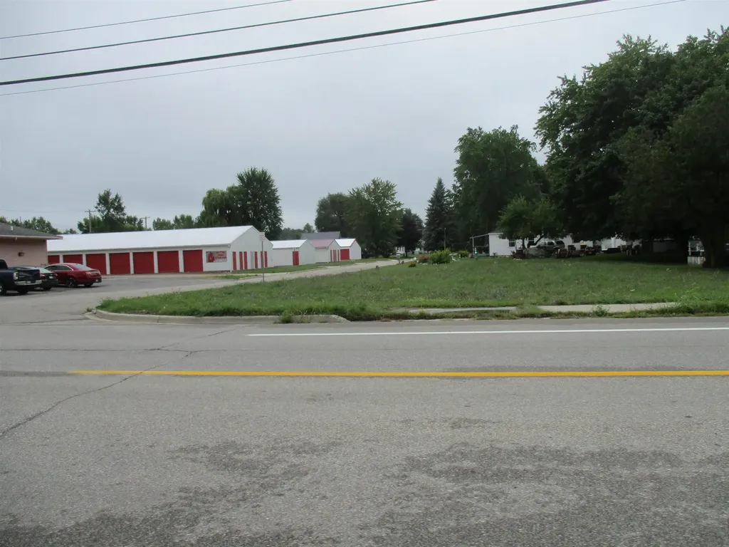 1532 E Superior Street Alma City MI 48801
