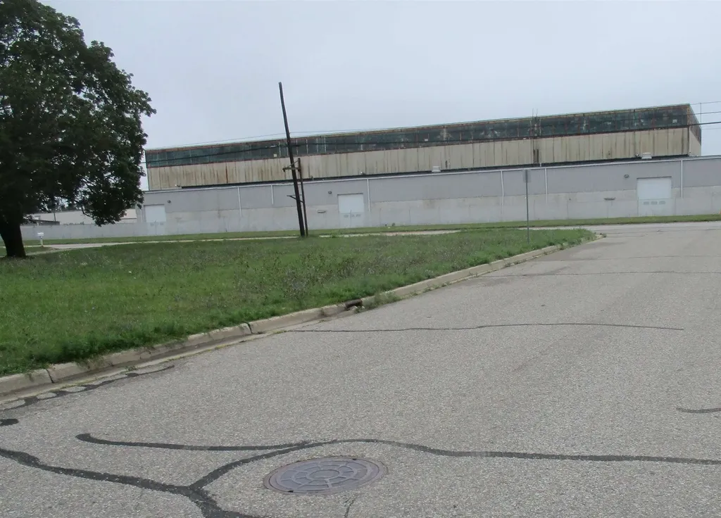 1532 E Superior Street Alma City MI 48801