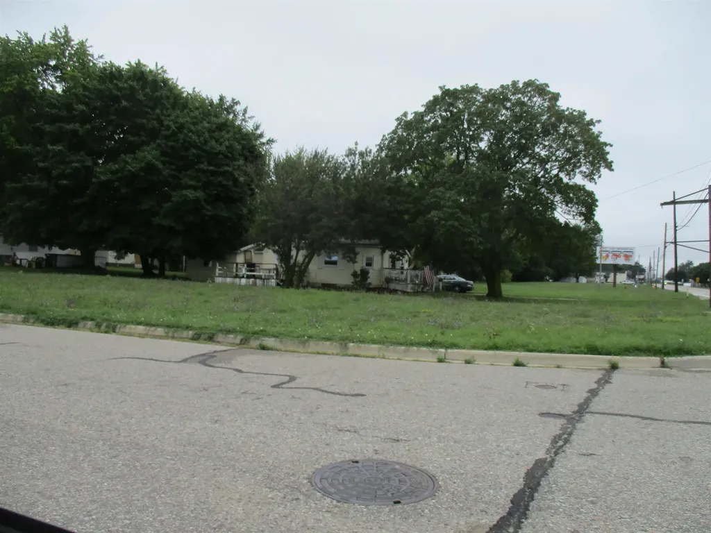 1532 E Superior Street Alma City MI 48801