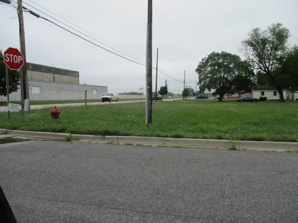 1528 E Superior Street Alma City MI 48801