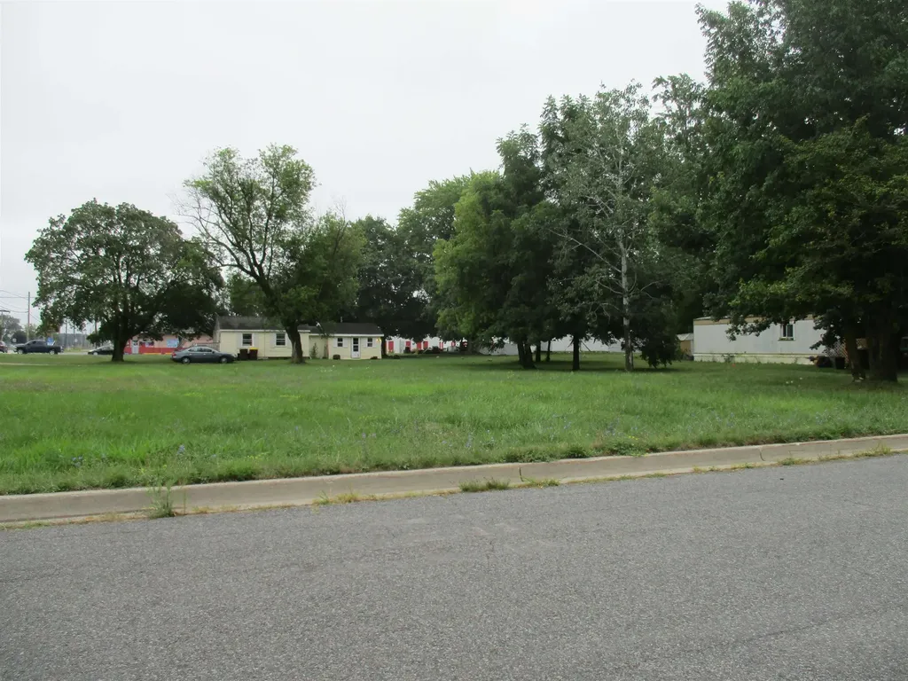 1528 E Superior Street Alma City MI 48801