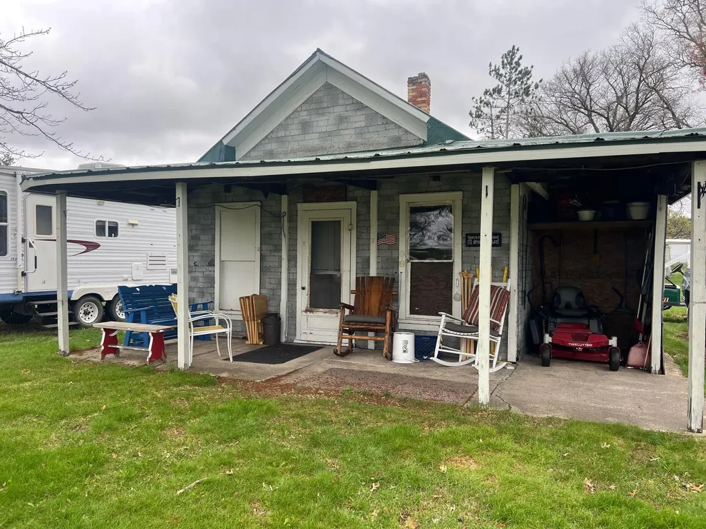 169 Ashley Redding Township MI 48625