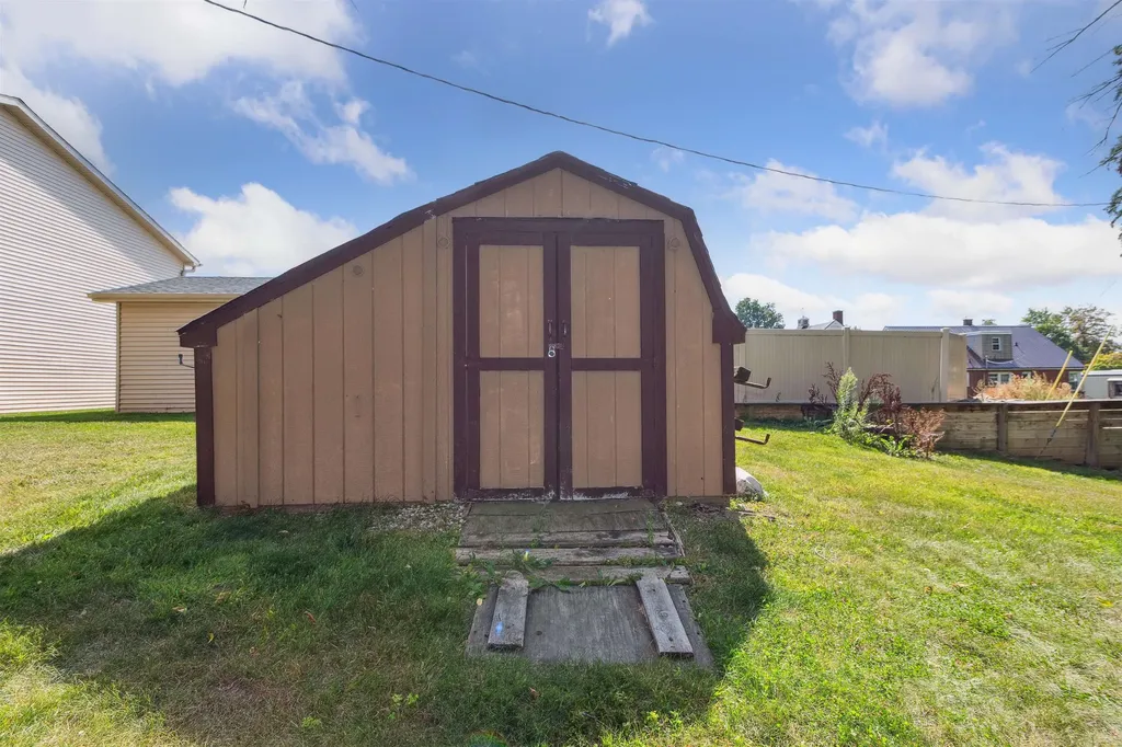 522 E Saginaw Street St. Louis City MI 48880