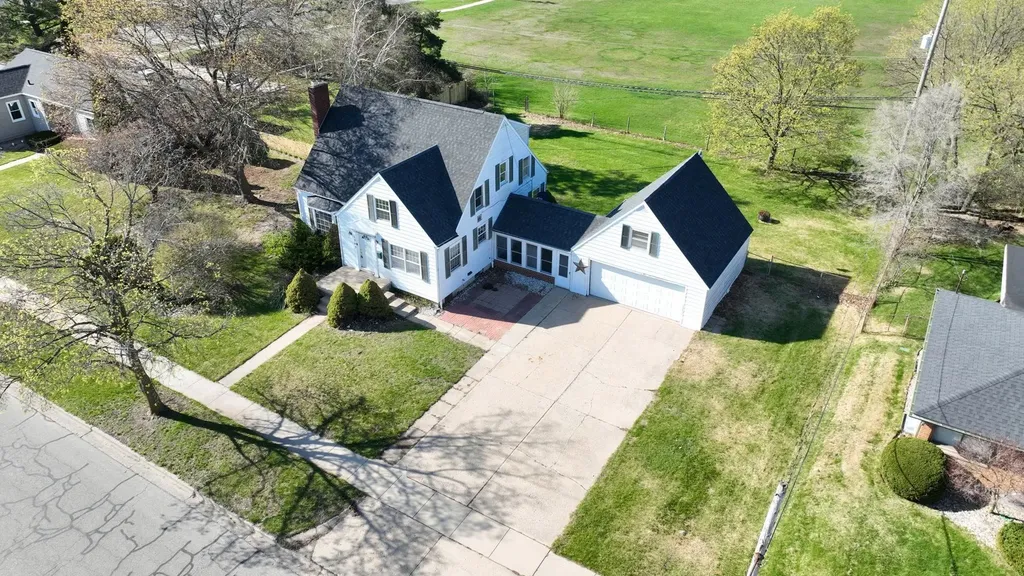 1207 North Drive Mt. Pleasant City MI 48858