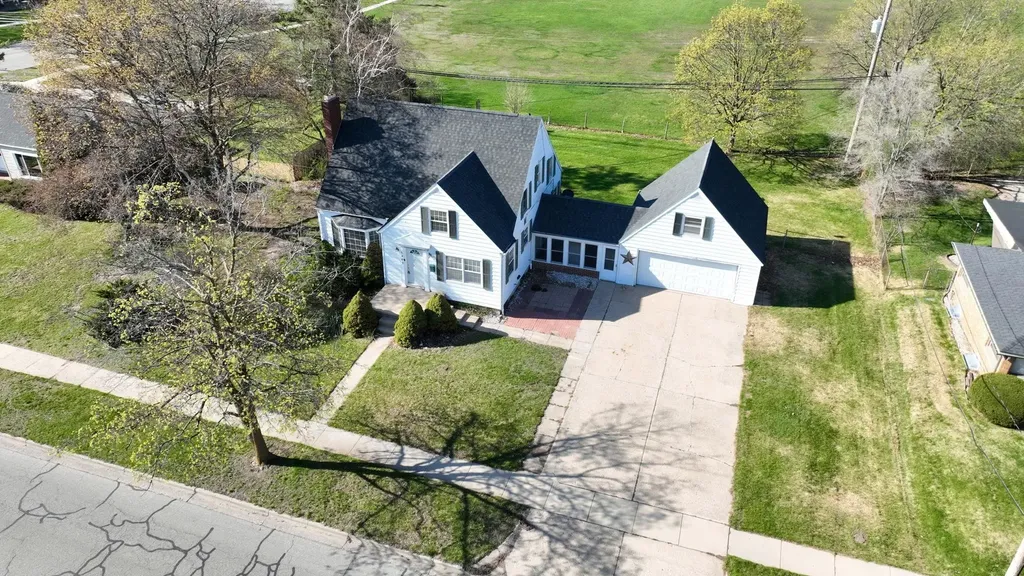 1207 North Drive Mt. Pleasant City MI 48858