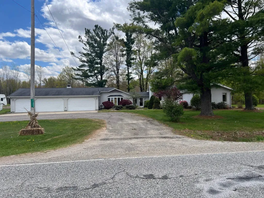 21403 Swan Creek Road Lakefield Township MI 48637