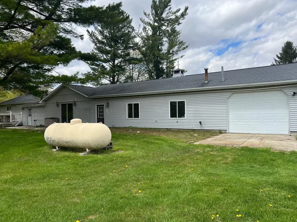 21403 Swan Creek Road Lakefield Township MI 48637