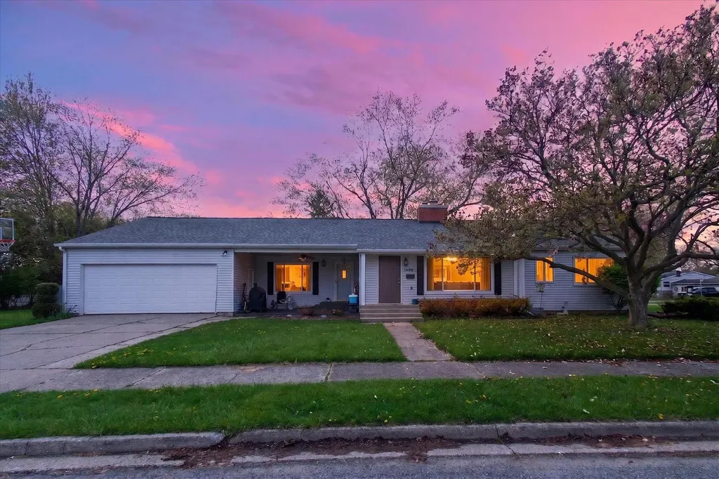 535 Yale Avenue Alma City MI 48801