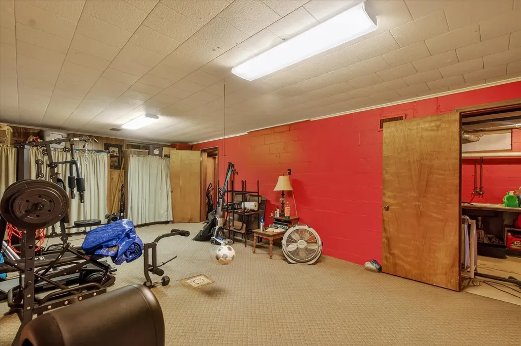 535 Yale Avenue Alma City MI 48801
