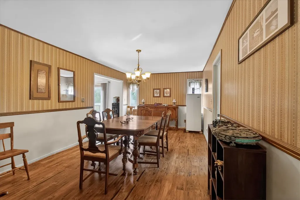 535 Yale Avenue Alma City MI 48801