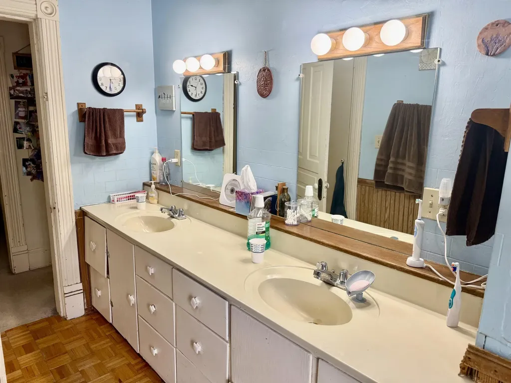 513 Walnut Street Alma City MI 48801