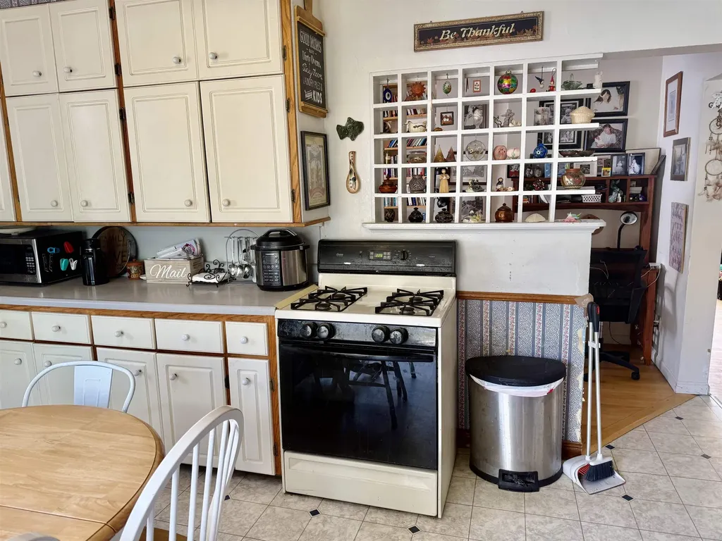 513 Walnut Street Alma City MI 48801