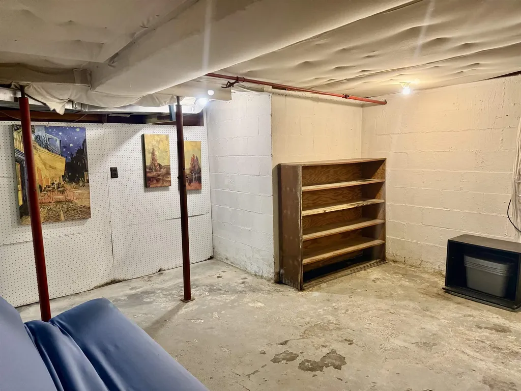 513 Walnut Street Alma City MI 48801