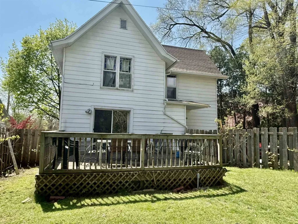 513 Walnut Street Alma City MI 48801