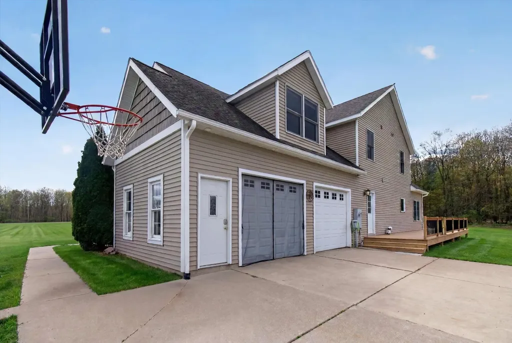 4362 S Vickeryville Road Evergreen Township MI 48884