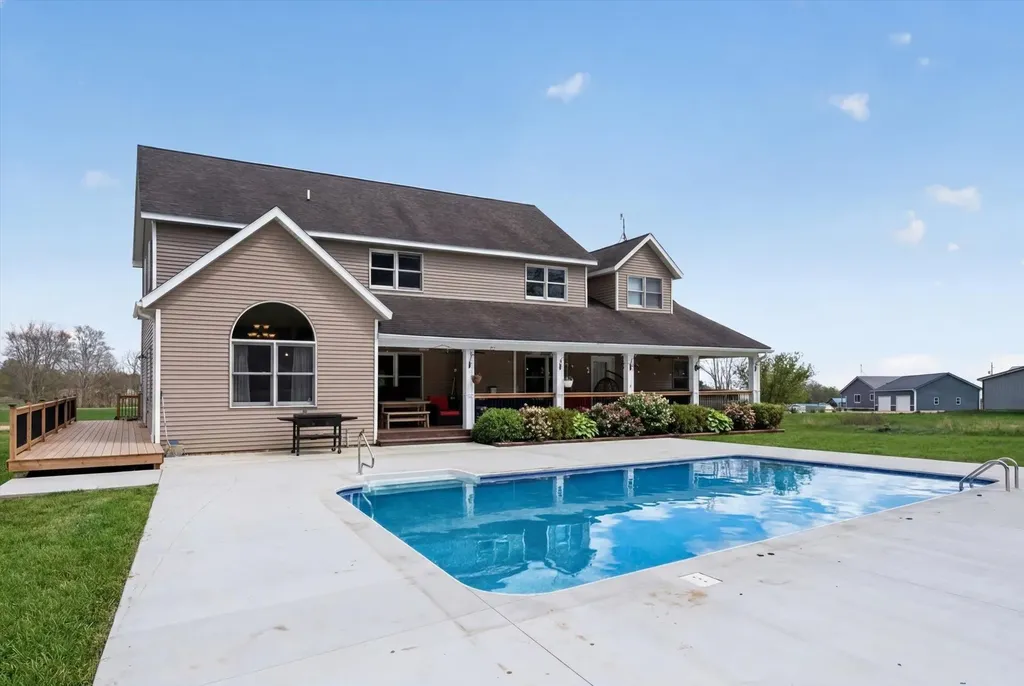 4362 S Vickeryville Road Evergreen Township MI 48884