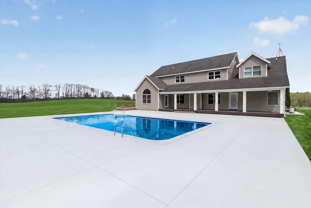 4362 S Vickeryville Road Evergreen Township MI 48884
