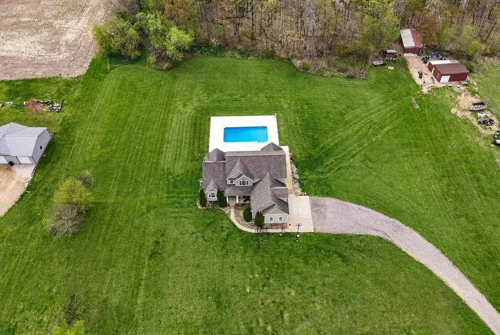 4362 S Vickeryville Road Evergreen Township MI 48884