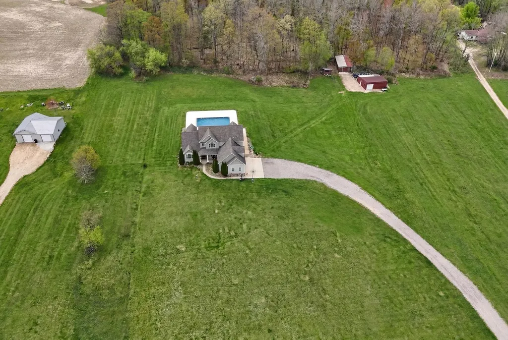 4362 S Vickeryville Road Evergreen Township MI 48884