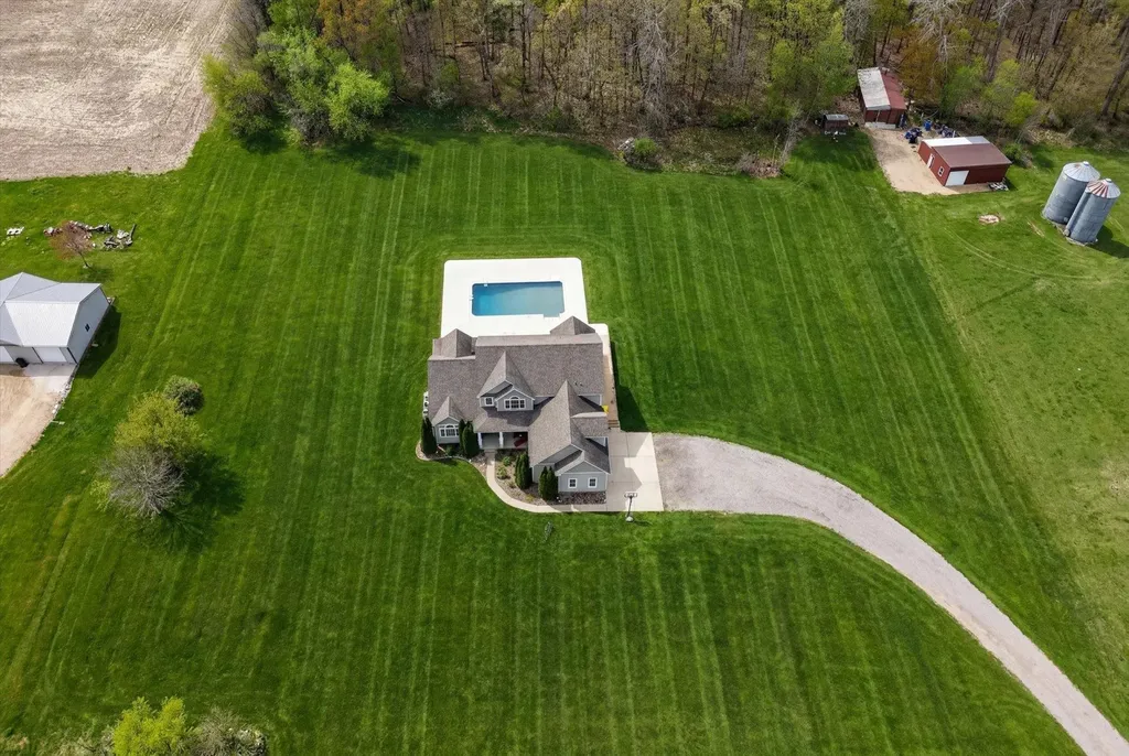 4362 S Vickeryville Road Evergreen Township MI 48884