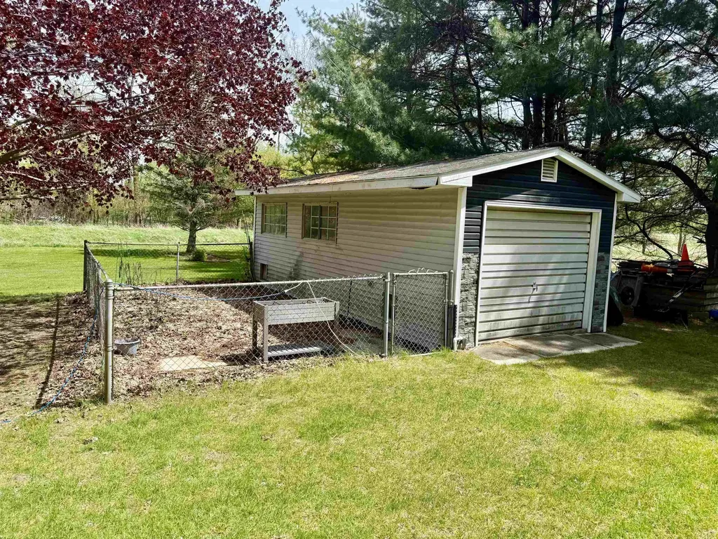742 E Van Buren Road Emerson Township MI 48801