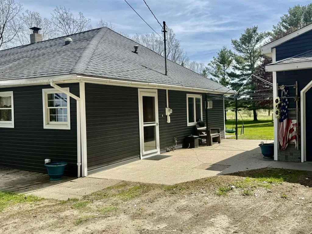 742 E Van Buren Road Emerson Township MI 48801