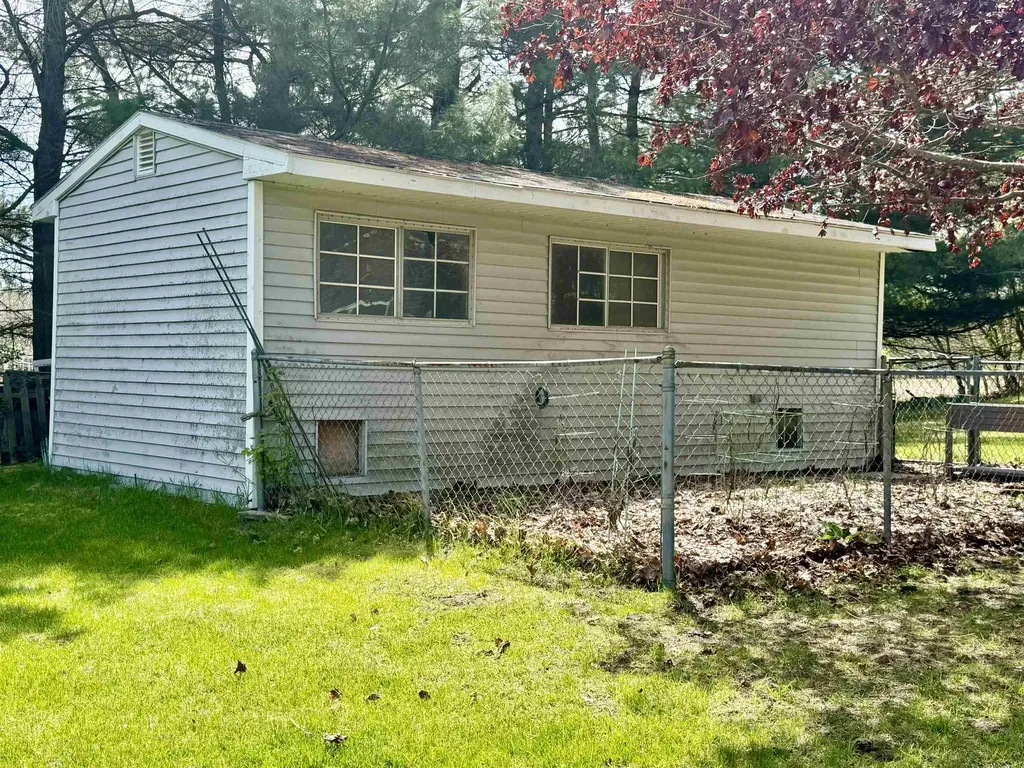 742 E Van Buren Road Emerson Township MI 48801