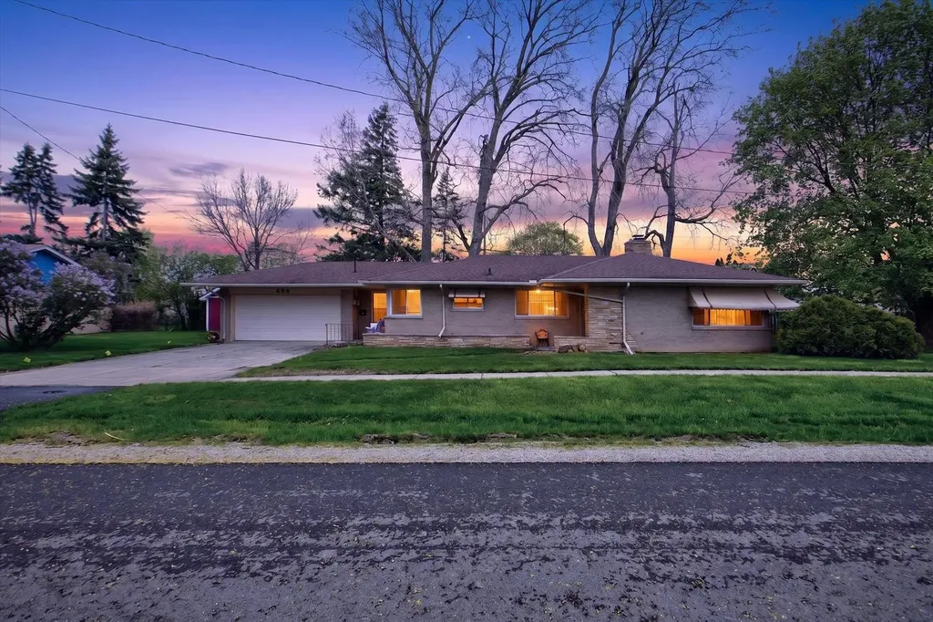 636 Rustic Drive Saginaw Charter Township MI 48604