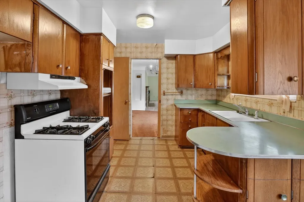 636 Rustic Drive Saginaw Charter Township MI 48604