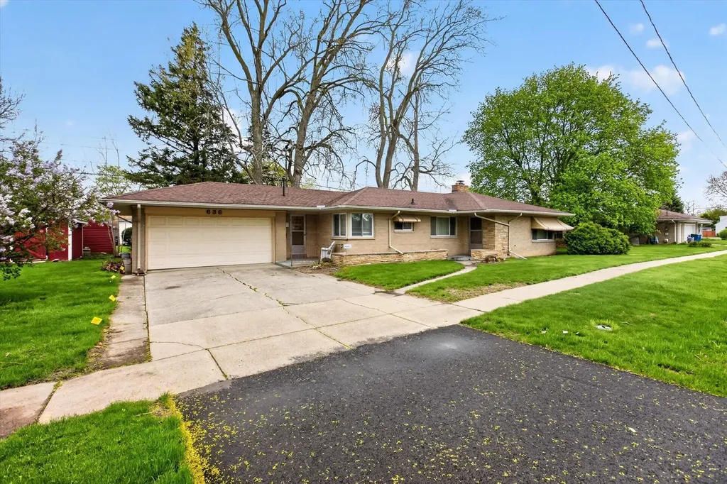 636 Rustic Drive Saginaw Charter Township MI 48604