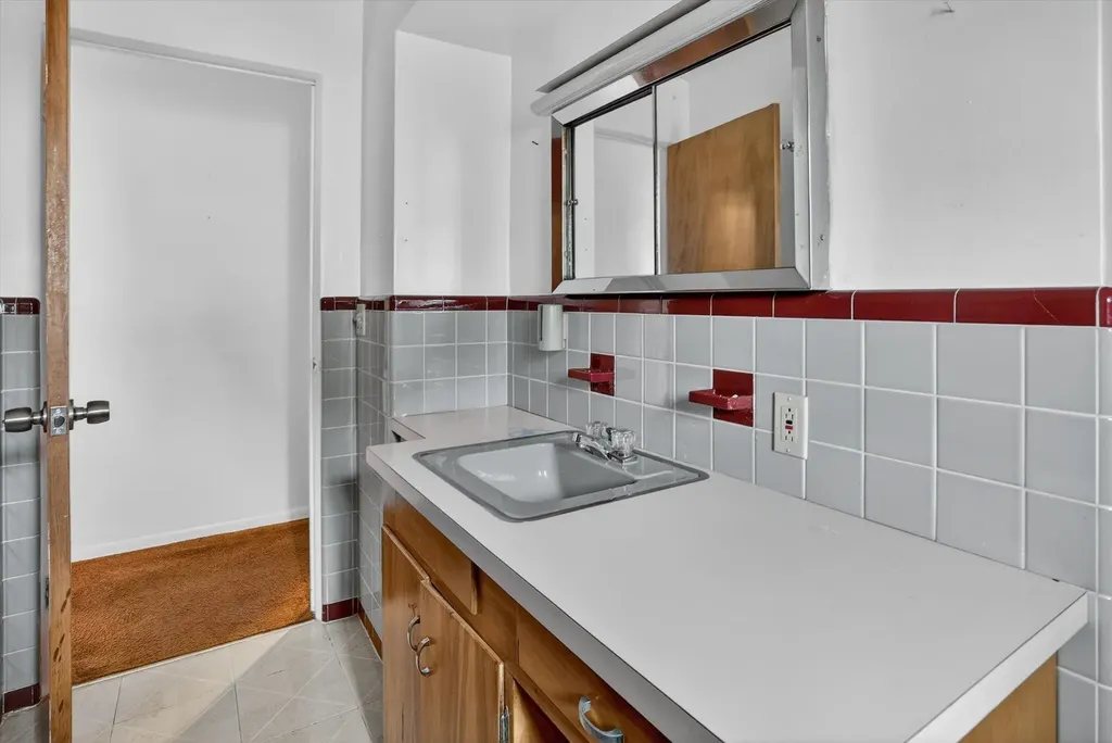 636 Rustic Drive Saginaw Charter Township MI 48604