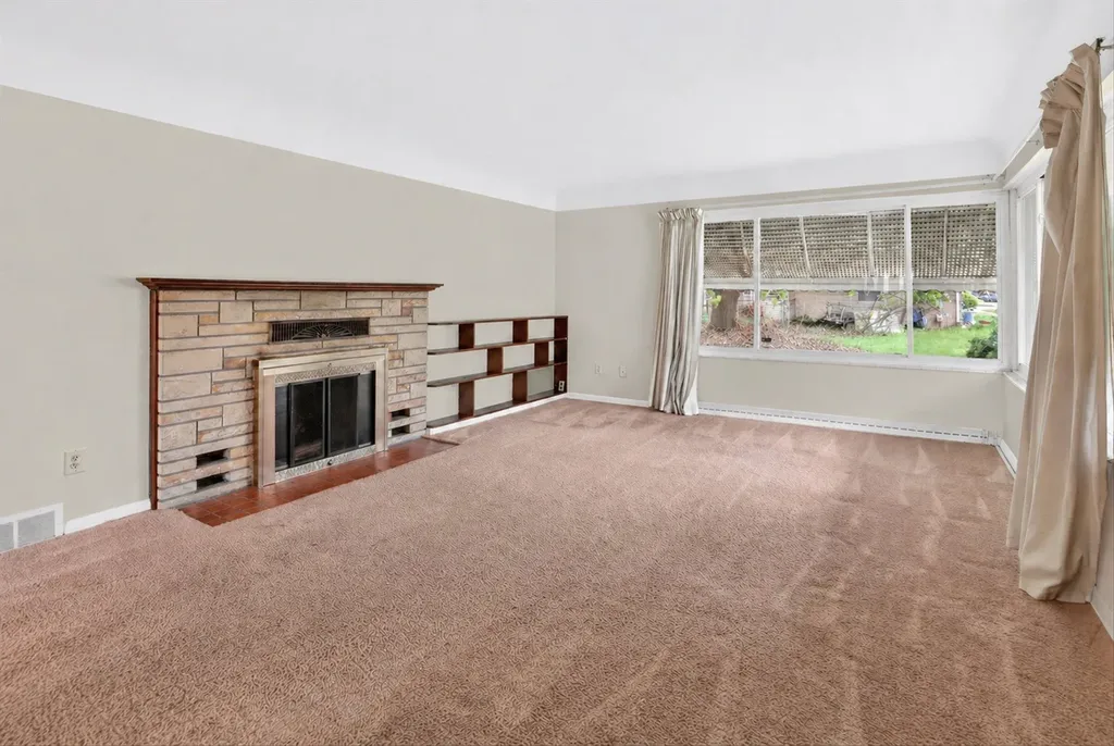 636 Rustic Drive Saginaw Charter Township MI 48604