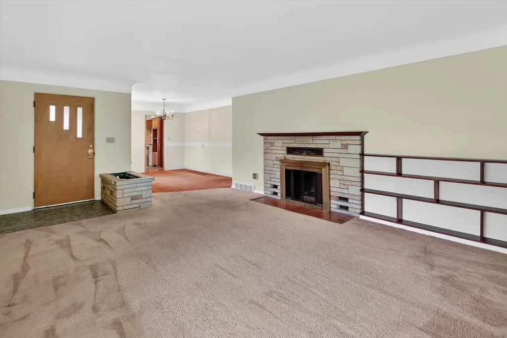 636 Rustic Drive Saginaw Charter Township MI 48604