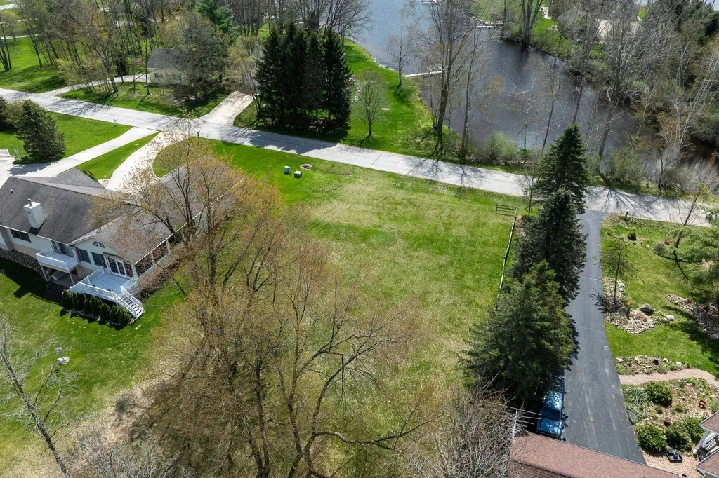 1286 Queensway Drive Broomfield Township MI 48893