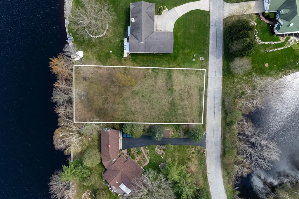 1286 Queensway Drive Broomfield Township MI 48893