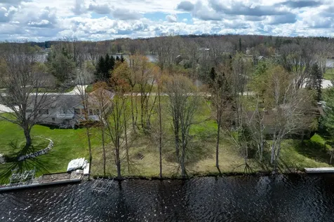 1286 Queensway Drive Broomfield Township MI 48893