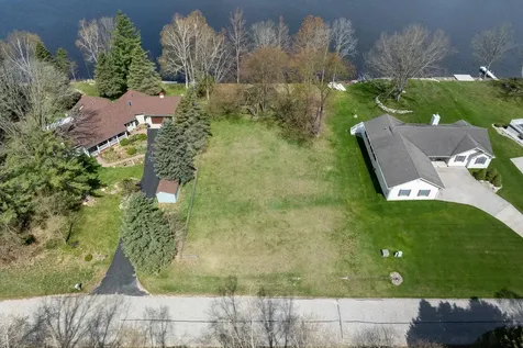 1286 Queensway Drive Broomfield Township MI 48893