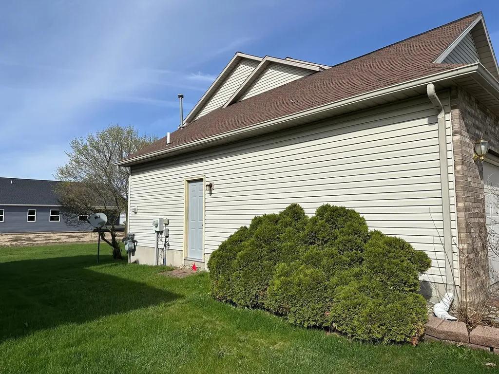 1511 Eastpointe Drive Mt. Pleasant City MI 48858