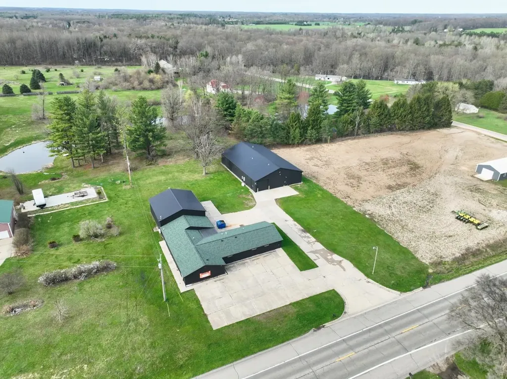 11616 NW Monroe Road Seville Township MI 48877