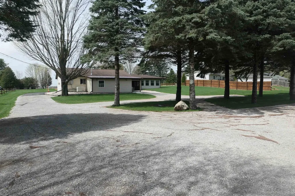 6264 Wildwood Drive Seville Township MI 48832