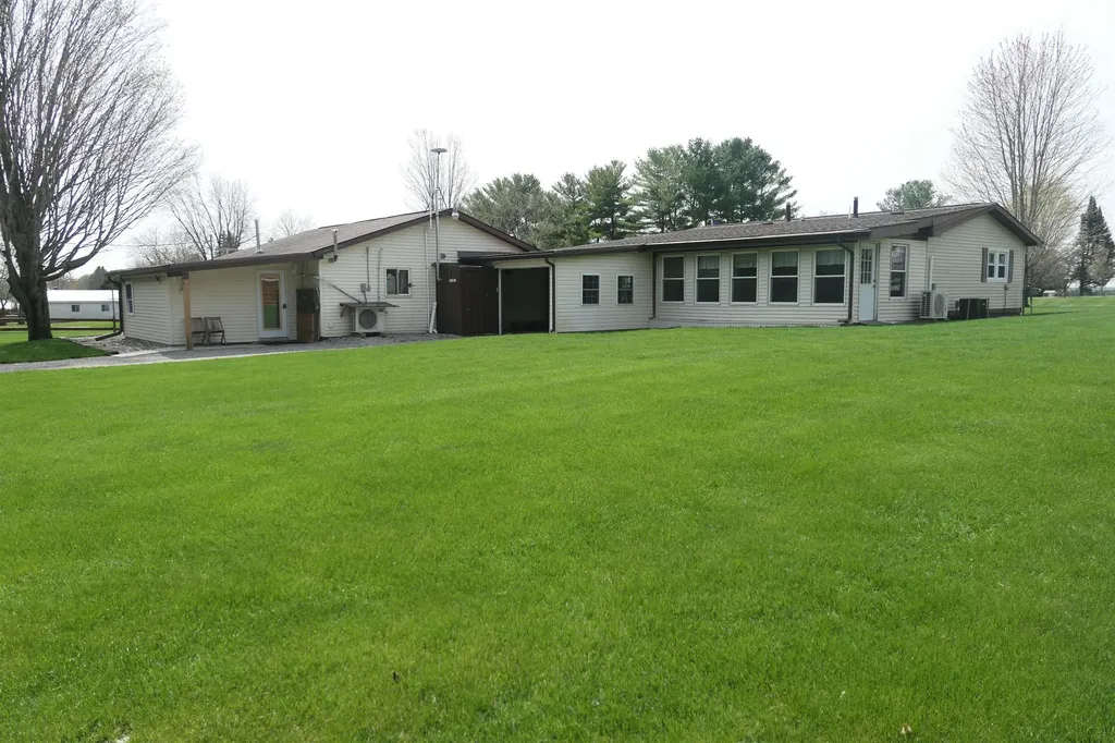 6264 Wildwood Drive Seville Township MI 48832