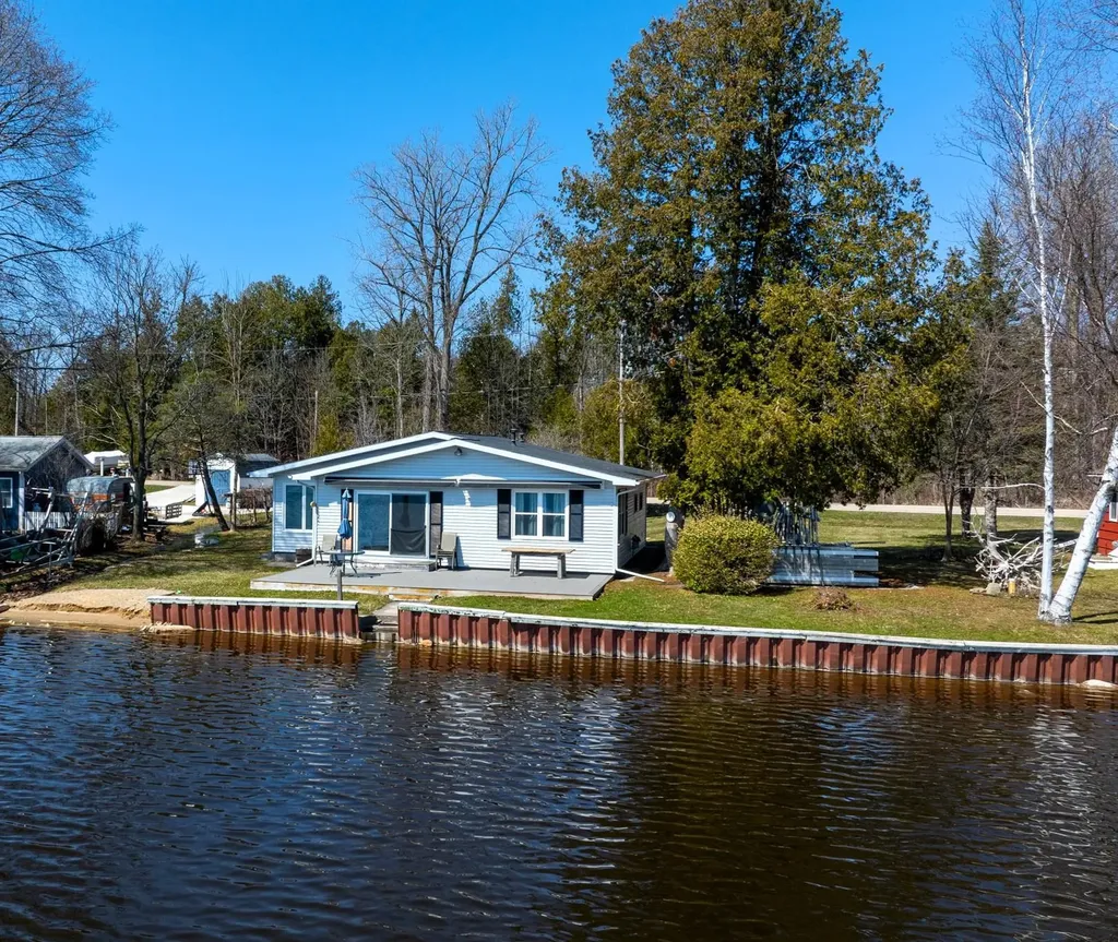 5445 W Beal City Road Nottawa Township MI 48893
